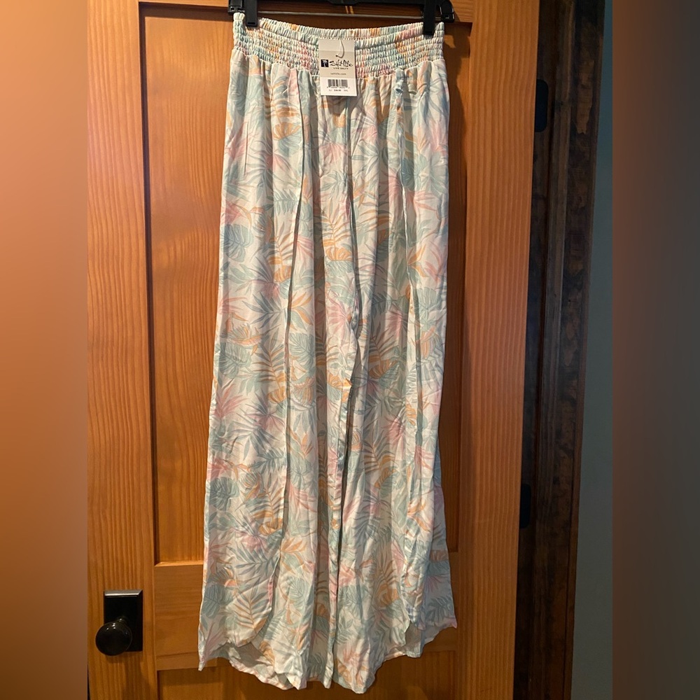 Salt Life Women’s Floral Swimsuit Coverup Pants NWT Size s